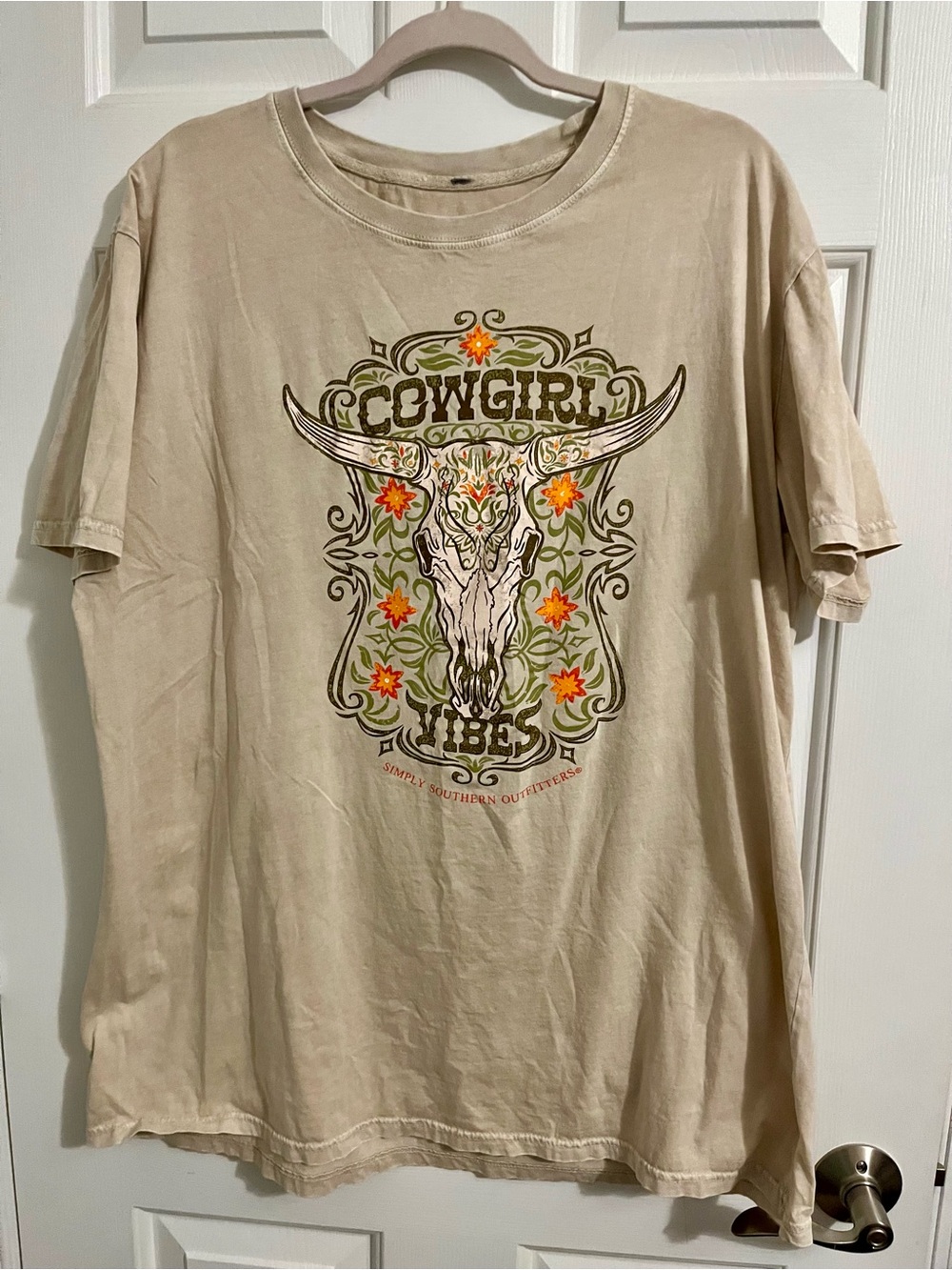Simply Southern Tee Size XXL Cowgirl Vibes Graphic Tee - Beige